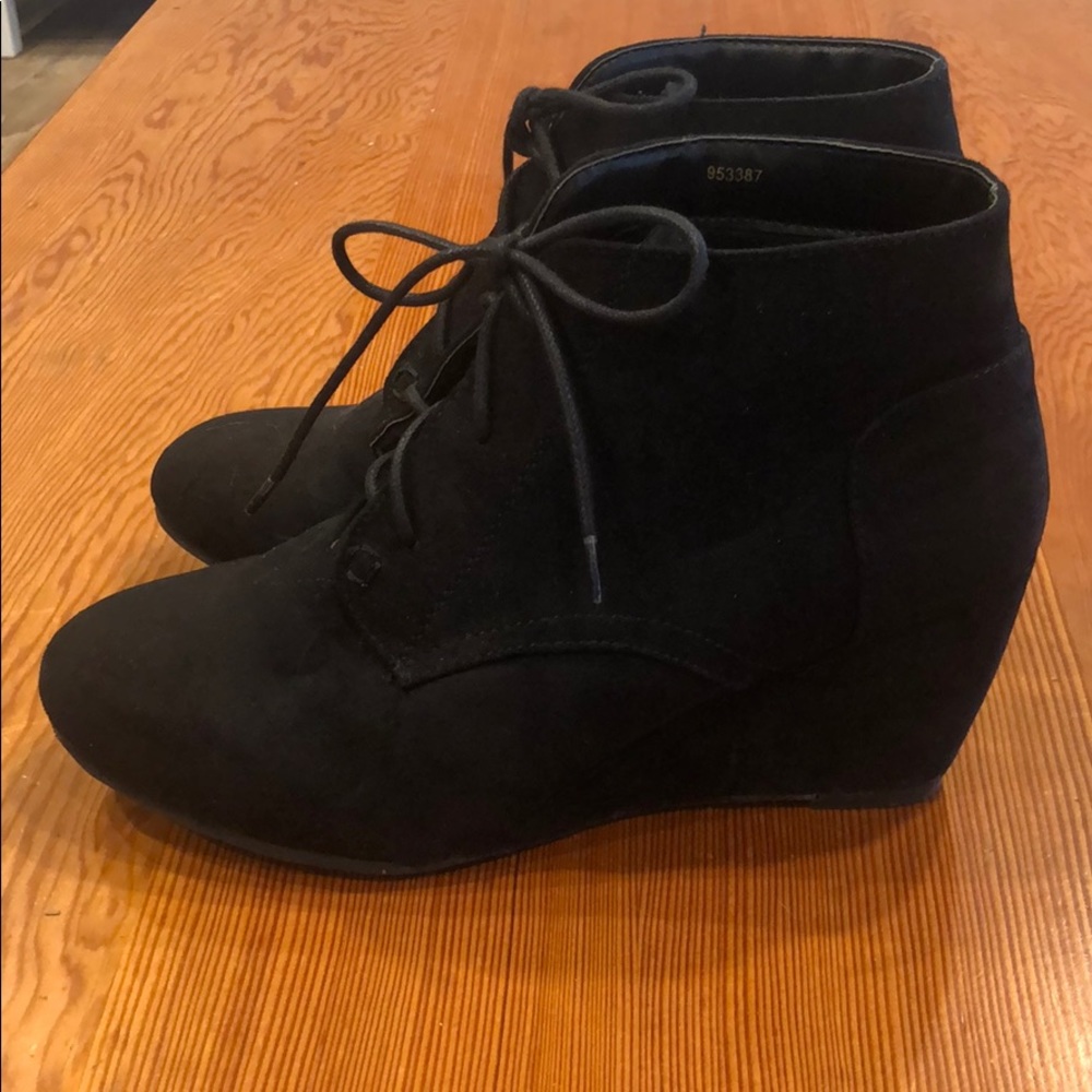 Heels - Picture 3 of 4